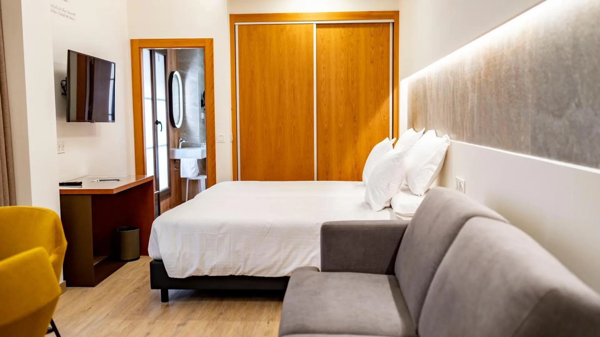 Torreluz Suites Almeria 0*,