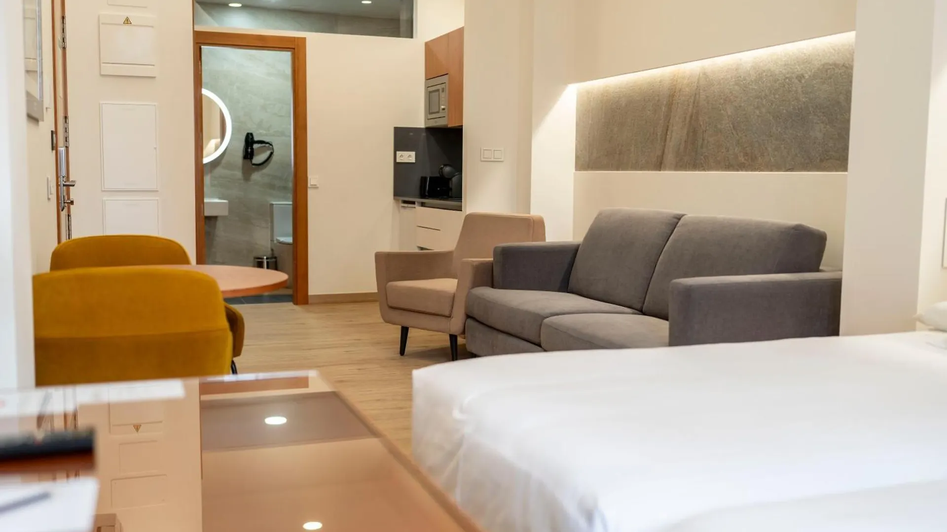 Torreluz Suites Almeria 0*,